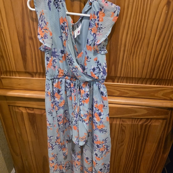 Bundle Of Girls Floral Ruffle Dresses, 1 High And Low Skirt And Dress - Picture 9 of 10